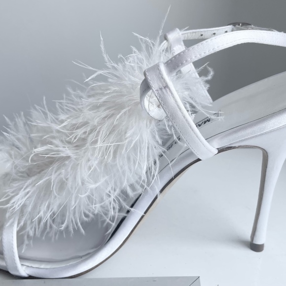 Manolo Blahnik Sexy (Like Sex in the City) Feather White Satin Strappy Sandals - Picture 9 of 10